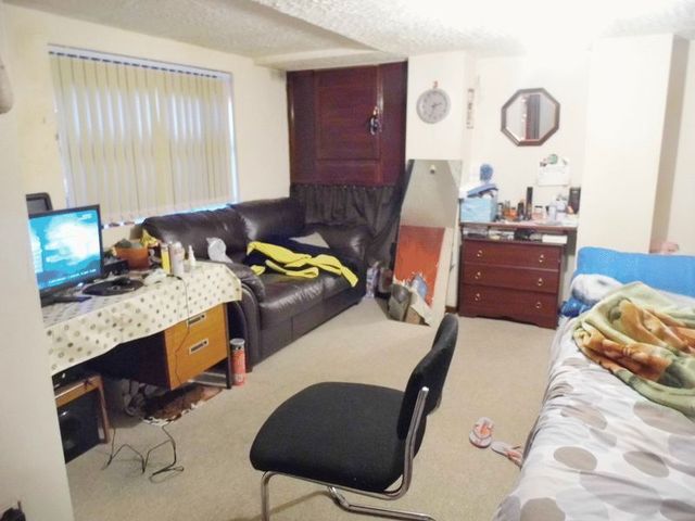  Image of 8 Bedroom Detached  For Sale at London Road  Newcastle, ST5 1LZ