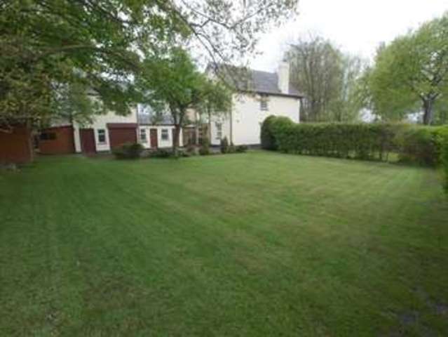  Image of 4 Bedroom Detached  For Sale at Chapel-en-le-Frith  High Peak, SK23 0TF