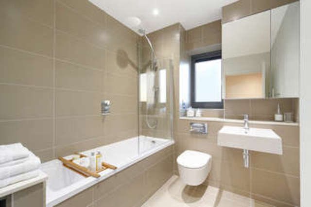  Image of 2 Bedroom Flat  For Sale at Prime Meridian Walk  Canary Wharf, E14 2DT