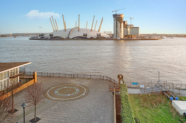  Image of 2 Bedroom Flat  For Sale at Prime Meridian Walk  Canary Wharf, E14 2DT
