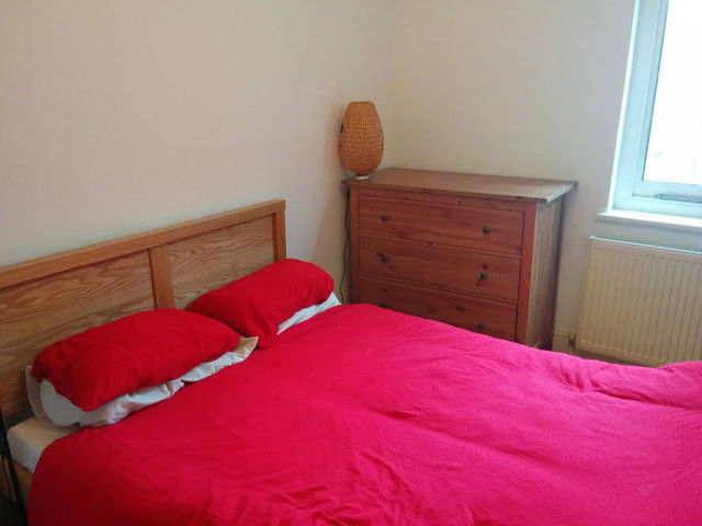  Image of 1 Bedroom Flat  To Rent at Tooting, SW17 9LA