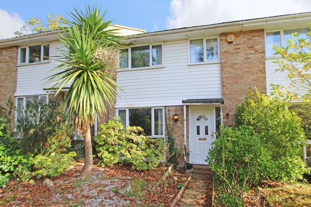  Image of 3 Bedroom Terraced  For Sale at Dunvegan Drive  Southampton, SO16 8DB