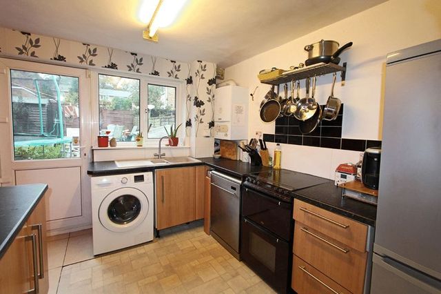  Image of 3 Bedroom Terraced  For Sale at Dunvegan Drive  Southampton, SO16 8DB