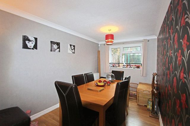  Image of 3 Bedroom Terraced  For Sale at Dunvegan Drive  Southampton, SO16 8DB