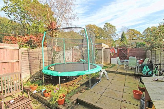  Image of 3 Bedroom Terraced  For Sale at Dunvegan Drive  Southampton, SO16 8DB