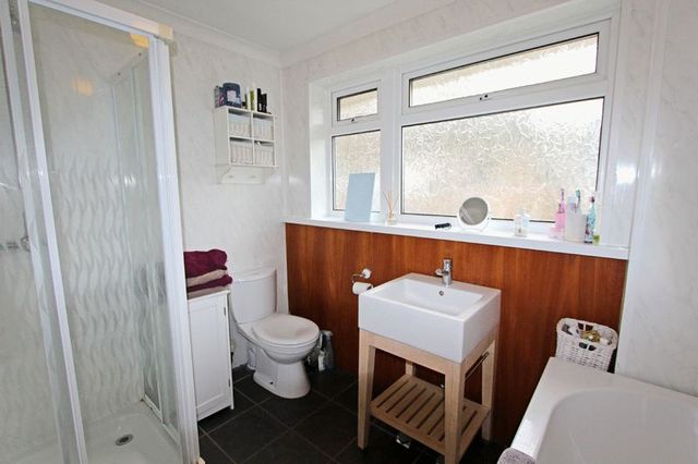  Image of 3 Bedroom Terraced  For Sale at Dunvegan Drive  Southampton, SO16 8DB