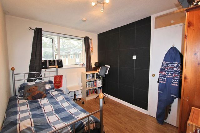  Image of 3 Bedroom Terraced  For Sale at Dunvegan Drive  Southampton, SO16 8DB
