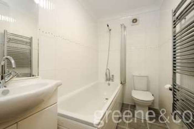 Image of 3 Bedroom Flat  For Sale at Islington  Lower Holloway, N7 8RH