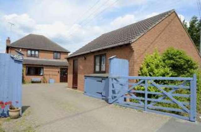  Image of 4 Bedroom Detached  For Sale at Low Lane  Calne, SN11 8EQ