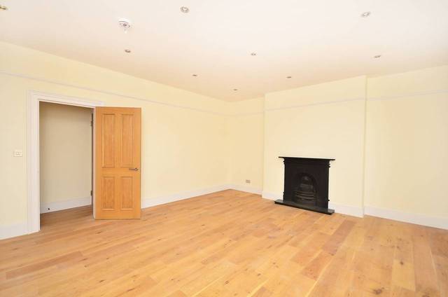  Image of 2 Bedroom Flat  For Sale at Lower Clapton Road  Clapton, E5 0QR