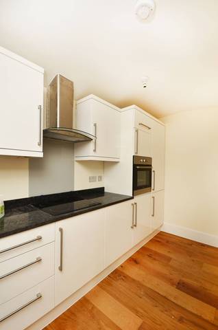  Image of 3 Bedroom Flat  For Sale at Lower Clapton Road  Clapton, E5 0QR