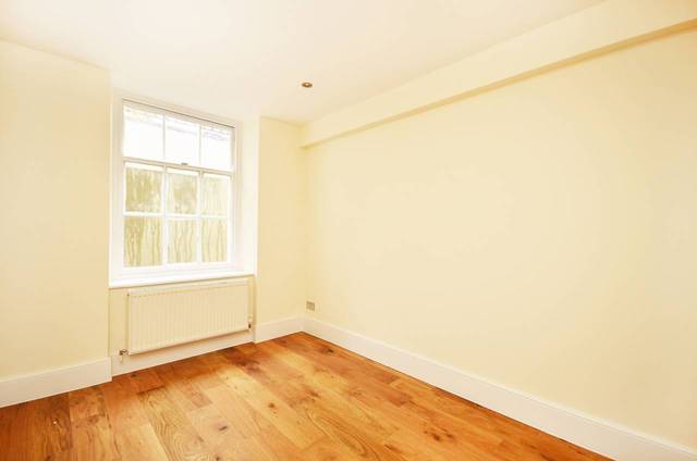  Image of 3 Bedroom Flat  For Sale at Lower Clapton Road  Clapton, E5 0QR