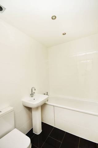  Image of 3 Bedroom Flat  For Sale at Lower Clapton Road  Clapton, E5 0QR