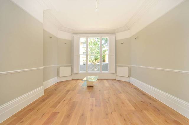  Image of 3 Bedroom Flat  For Sale at Lower Clapton Road  Clapton, E5 0QR