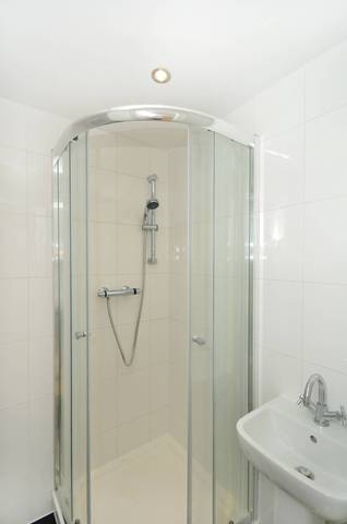  Image of 3 Bedroom Flat  For Sale at Lower Clapton Road  Clapton, E5 0QR