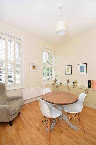  Image of 3 Bedroom Flat  For Sale at Lower Clapton Road  Clapton, E5 0QX