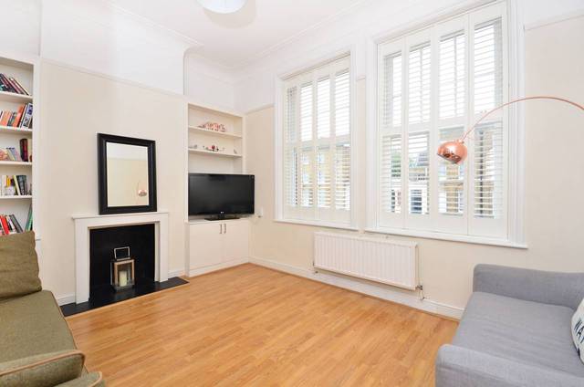  Image of 3 Bedroom Flat  For Sale at Lower Clapton Road  Clapton, E5 0QX