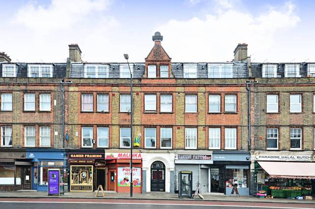  Image of 3 Bedroom Flat  For Sale at Lower Clapton Road  Clapton, E5 0QX