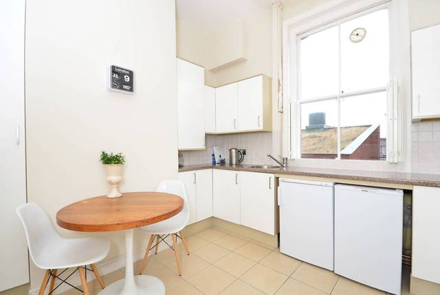  Image of 3 Bedroom Flat  For Sale at Lower Clapton Road  Clapton, E5 0QX