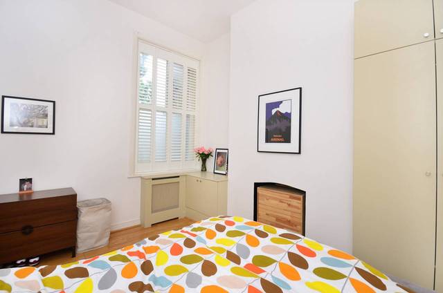  Image of 3 Bedroom Flat  For Sale at Lower Clapton Road  Clapton, E5 0QX