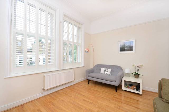  Image of 3 Bedroom Flat  For Sale at Lower Clapton Road  Clapton, E5 0QX