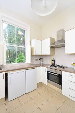  Image of 3 Bedroom Flat  For Sale at Lower Clapton Road  Clapton, E5 0QX