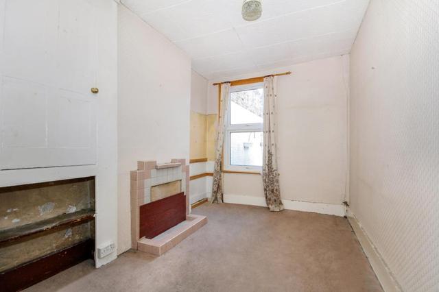 Image of 3 Bedroom Terraced  For Sale at Lower Road  Surrey Quays, SE16 2TU