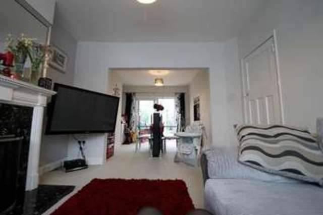  Image of 3 Bedroom Detached  To Rent at Cheam, SM3 8NP