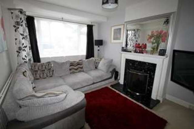 Image of 3 Bedroom Detached  To Rent at Cheam, SM3 8NP