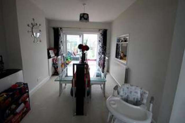  Image of 3 Bedroom Detached  To Rent at Cheam, SM3 8NP