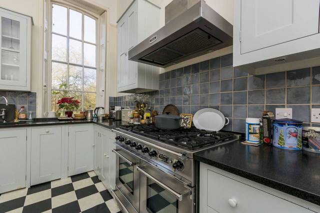  Image of 2 Bedroom Flat  For Sale at Macartney House  Greenwich, SE10 8HJ