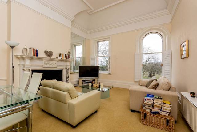  Image of 3 Bedroom Flat  To Rent at Macartney House  Greenwich, SE10 8HJ