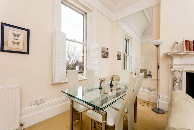  Image of 3 Bedroom Flat  To Rent at Macartney House  Greenwich, SE10 8HJ