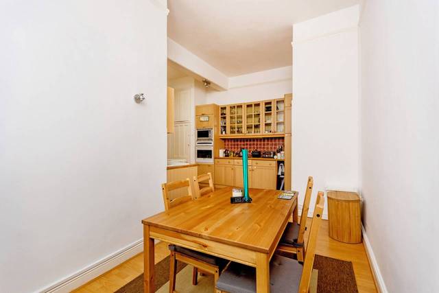  Image of 3 Bedroom Flat  To Rent at Macartney House  Greenwich, SE10 8HJ