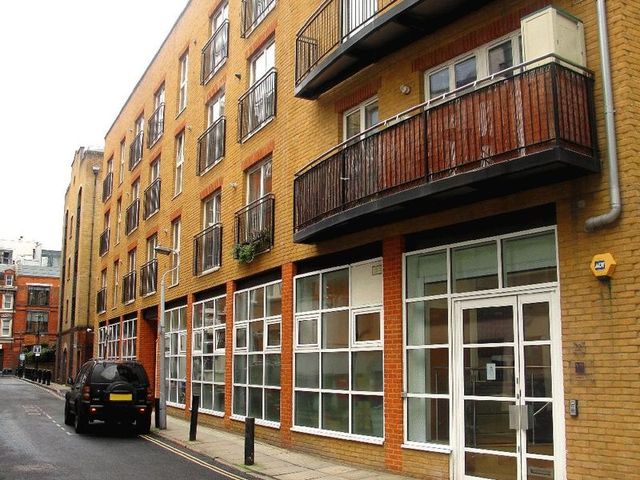  Image of 1 Bedroom Flat  To Rent at Magdalen Street  London, SE1 2RH