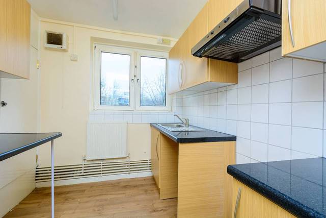  Image of 3 Bedroom Flat  For Sale at Magnolia House  Deptford, SE8 5QU