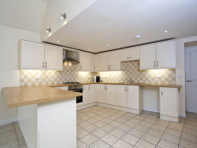  Image of 4 Bedroom Flat  To Rent at Pathhead MidLothian MidLothian, EH37 5PZ