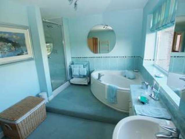  Image of 4 Bedroom Detached  For Sale at Chapel-en-le-Frith  High Peak, SK23 9TP