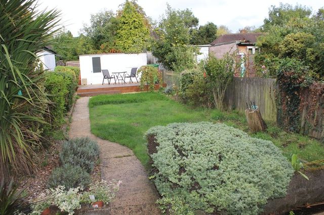  Image of 3 Bedroom Terraced  To Rent at Manor Close  London, NW9 9HD