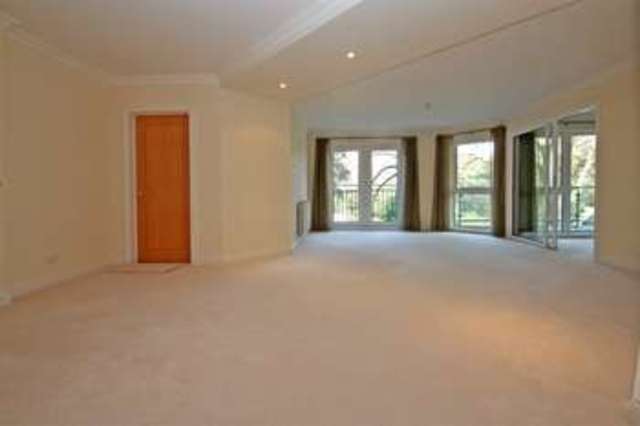  Image of 2 Bedroom Flat  For Sale at Manor Road  Bournemouth, BH1 3EP