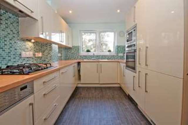  Image of 2 Bedroom Flat  For Sale at Manor Road  Bournemouth, BH1 3EP