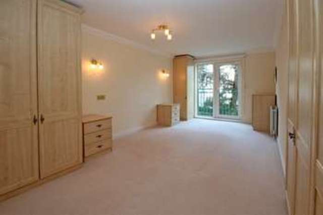  Image of 2 Bedroom Flat  For Sale at Manor Road  Bournemouth, BH1 3EP