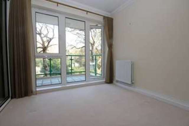  Image of 2 Bedroom Flat  For Sale at Manor Road  Bournemouth, BH1 3EP
