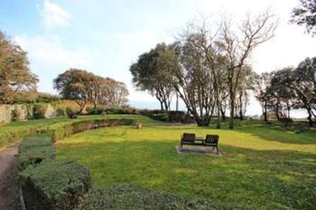  Image of 2 Bedroom Flat  For Sale at Manor Road  Bournemouth, BH1 3EP