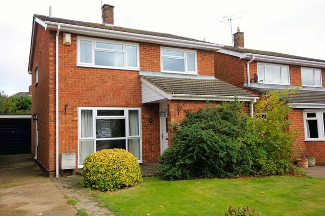  Image of 4 Bedroom Detached  To Rent at Maple Way Kensworth Dunstable, LU6 3RT