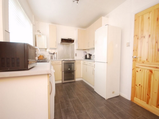  Image of 3 Bedroom Terraced  For Sale at Harlesden Harlesden, NW10 4XH