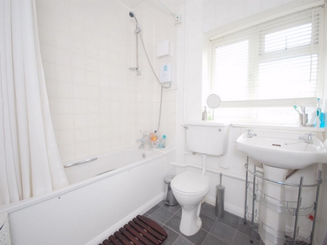  Image of 3 Bedroom Terraced  For Sale at Harlesden Harlesden, NW10 4XH