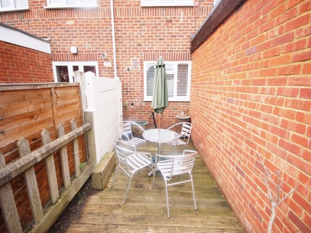  Image of 3 Bedroom Terraced  For Sale at Harlesden Harlesden, NW10 4XH