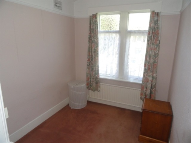  Image of 3 Bedroom Semi-Detached  For Sale at Heaton, Bradford, BD9 4JT