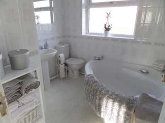  Image of 4 Bedroom Detached  For Sale at Newport Pagnell, MK16 8DZ
